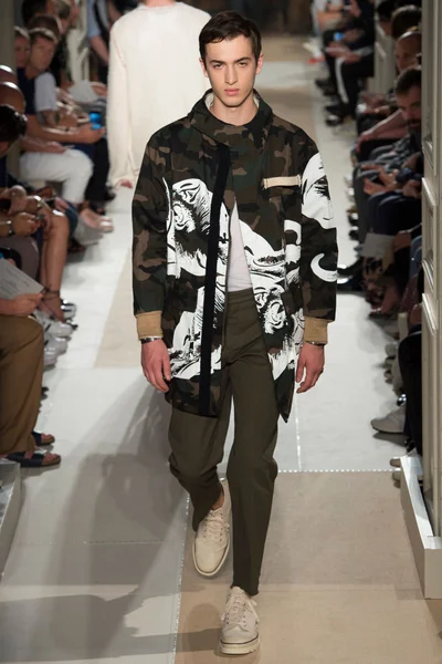 Look 25